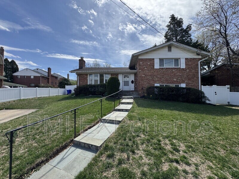 Foto principal - 6108 Lone Oak Dr