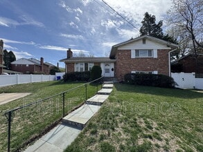 Building Photo - 6108 Lone Oak Dr