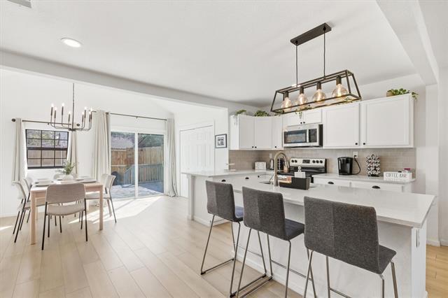 Foto del edificio - 4921 Donnelly Ave