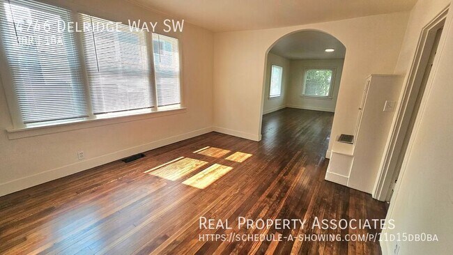 Foto del edificio - 4746 Delridge Way SW