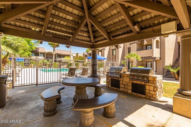 Building Photo - 5995 N 78th St