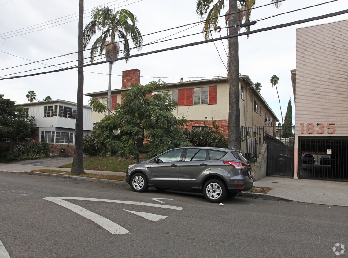 Building Photo - 1825 N Gramercy Pl