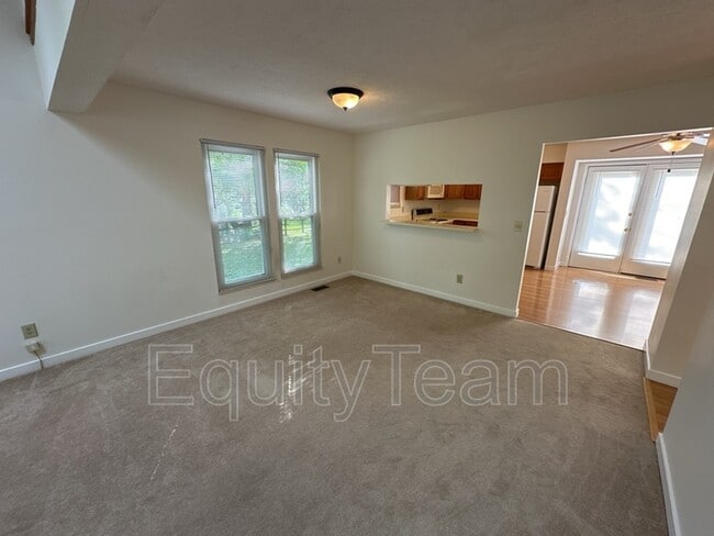 Foto del edificio - 9178 Fields Dr