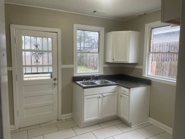 Photo - 363 Hodges St House