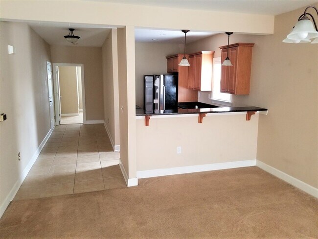 Building Photo - 385 Ballard Ln