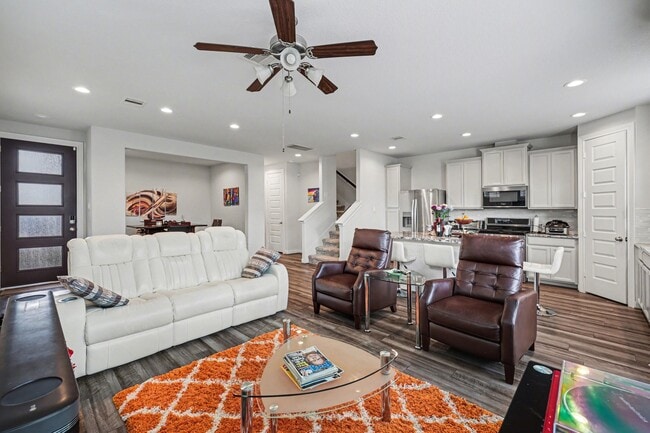 Building Photo - 10011 Brickhouse Dr