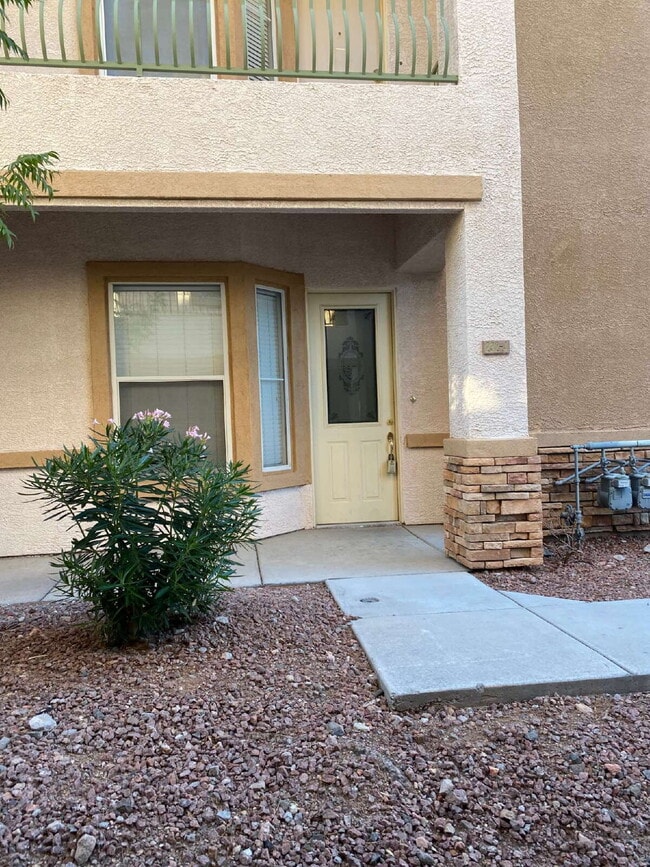 Building Photo - Beautiful Townhouse in Boulder City 232 MORGYN LANE #4