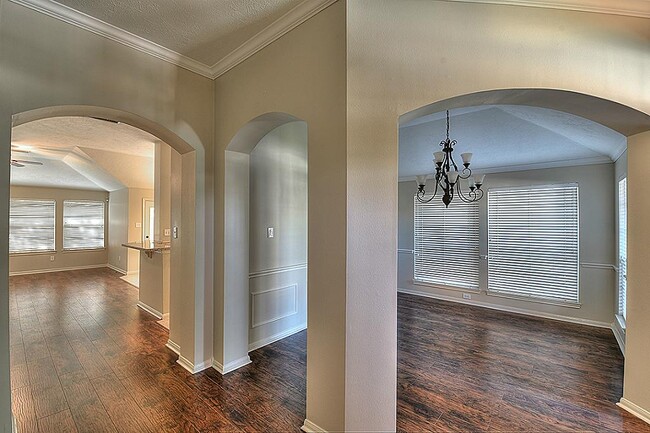 Foto del edificio - 13703 Clareton Ln