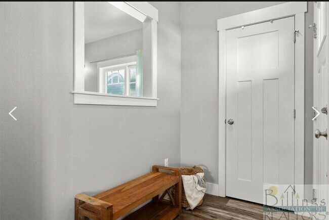 Building Photo - 1831 Island View Dr