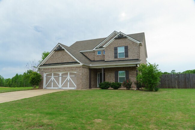 Building Photo - 5 Bedroom House in Desired Wimberly Statio...