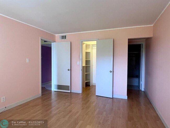 Foto del edificio - 9355 SW 8th St
