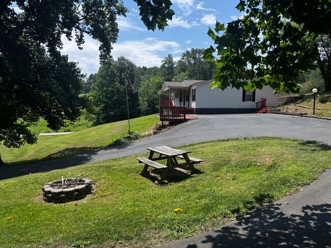 Building Photo - 883 Bullock Hollow Rd