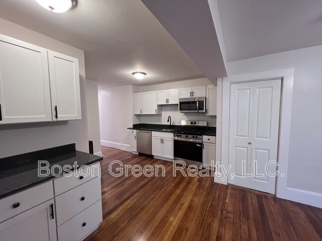 Building Photo - 69 Jaques St