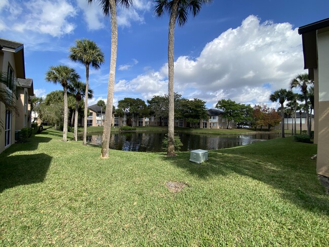 Foto del edificio - 9977 Westview Dr