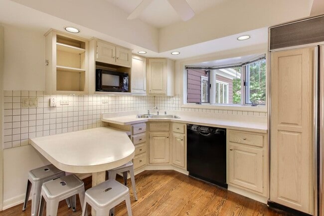 Building Photo - 1227 16th St