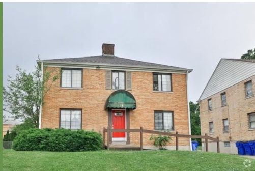 Building Photo - 14 W Victory Dr