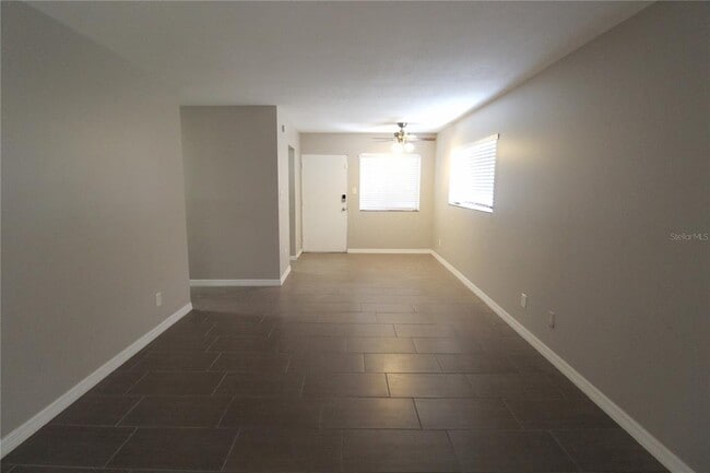 Foto del edificio - 3001 Bee Ridge Rd