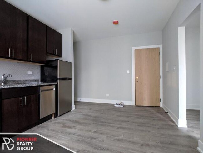 Foto del edificio - 0 bedroom in CHICAGO IL 60614
