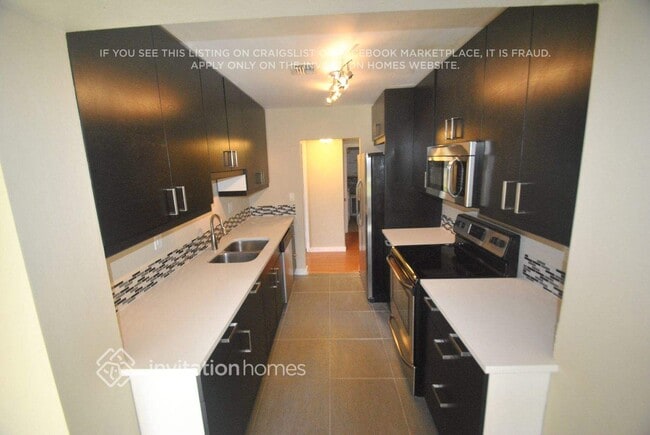 Building Photo - 4707 Holly Dr