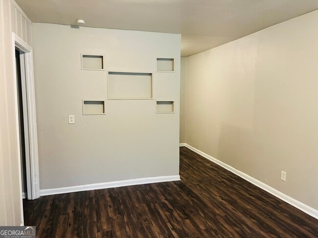 Foto del edificio - 6100 E Fayetteville Dr