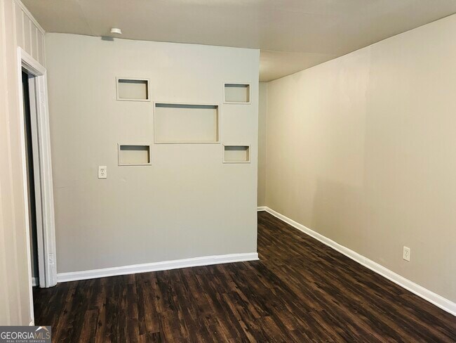 Foto del edificio - 6102 E Fayetteville Dr