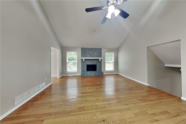 Foto del edificio - 6627 Windwood Cir