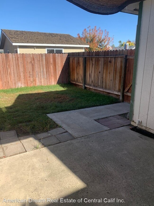 Building Photo - 3 br, 2 bath House - 2249 N 10th Ave