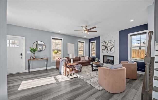 Foto del edificio - 3BR, 2.5BA Home in Desirable Augusta Road ...