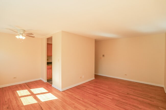 Foto del edificio - 509 W Briar Pl