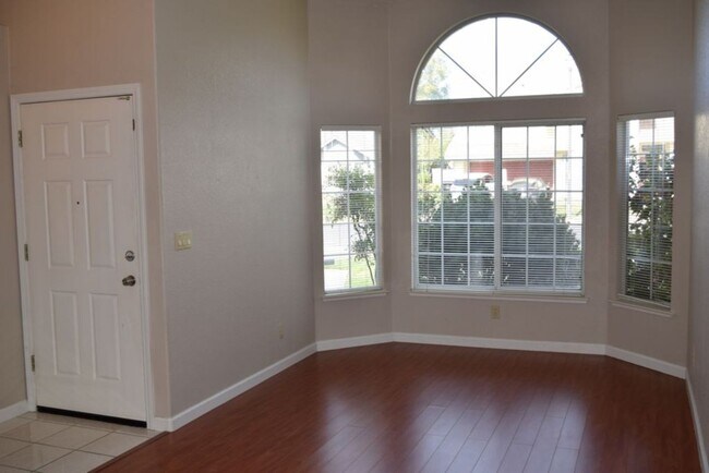 Building Photo - 482 Diamond Oaks Rd