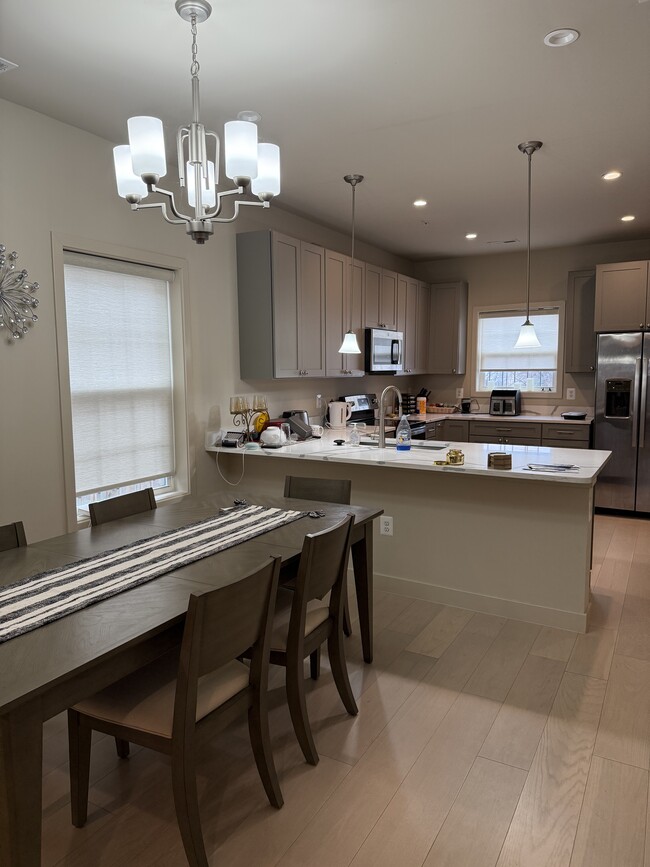 Building Photo - 1715 24th Pl SE