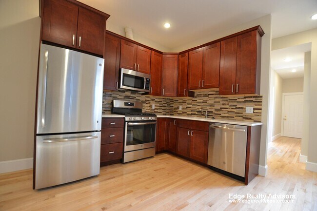 Building Photo - 43 Pratt St