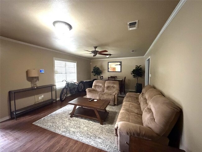 Building Photo - 127 Parkview Dr