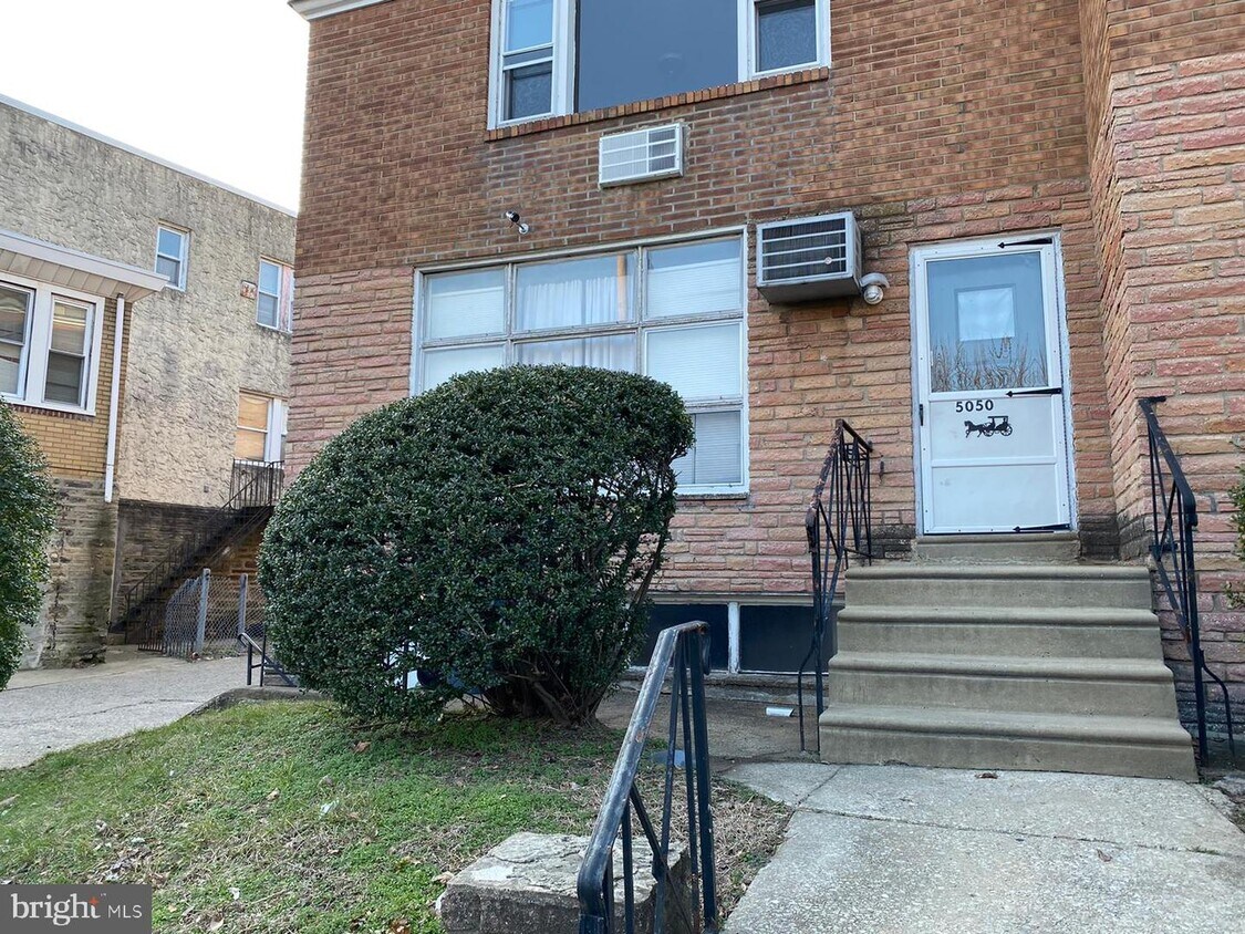 Foto principal - 5050 Rorer St