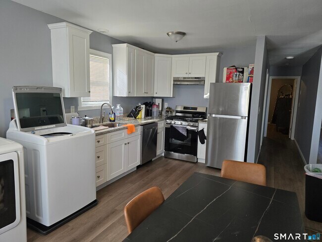 Foto del edificio - 90 Bond St