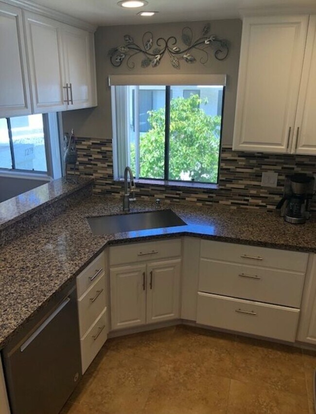 Foto del edificio - 1279 Calle Bonita