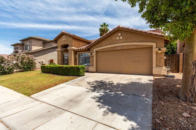 Building Photo - 5 Bedroom home in Chandler