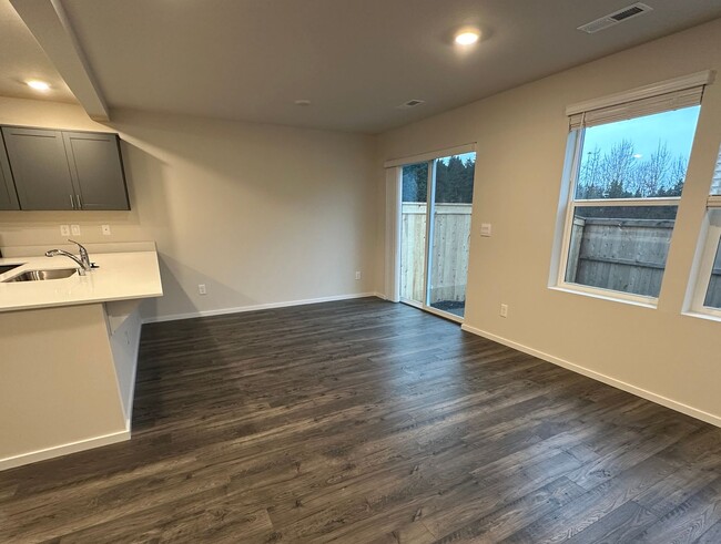 Building Photo - Beautiful NEW CONSTRUCTION 3 Bedroom, 3 Ba...