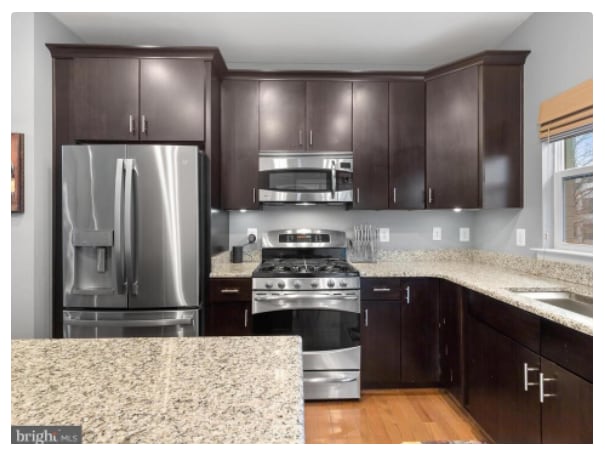 Building Photo - 5815 Lustine St