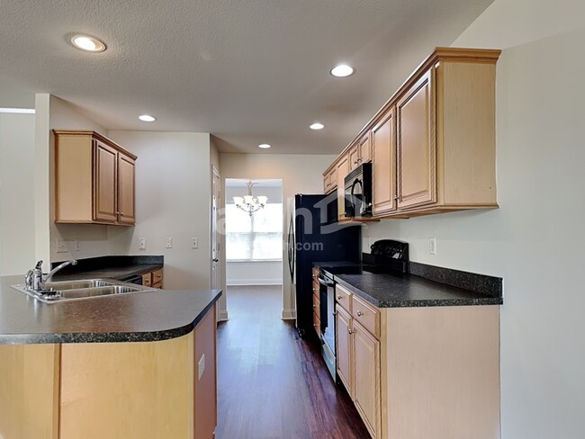 Foto del edificio - 200 Falling Spring Ct