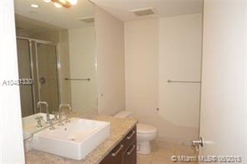 Foto del edificio - 185 SW 7th St