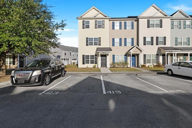 Foto del edificio - Great Townhome! City Limits! Carolina Forest!