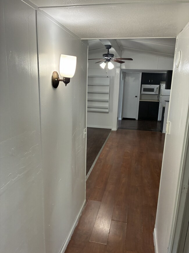 Foto del edificio - 3304 J Rd