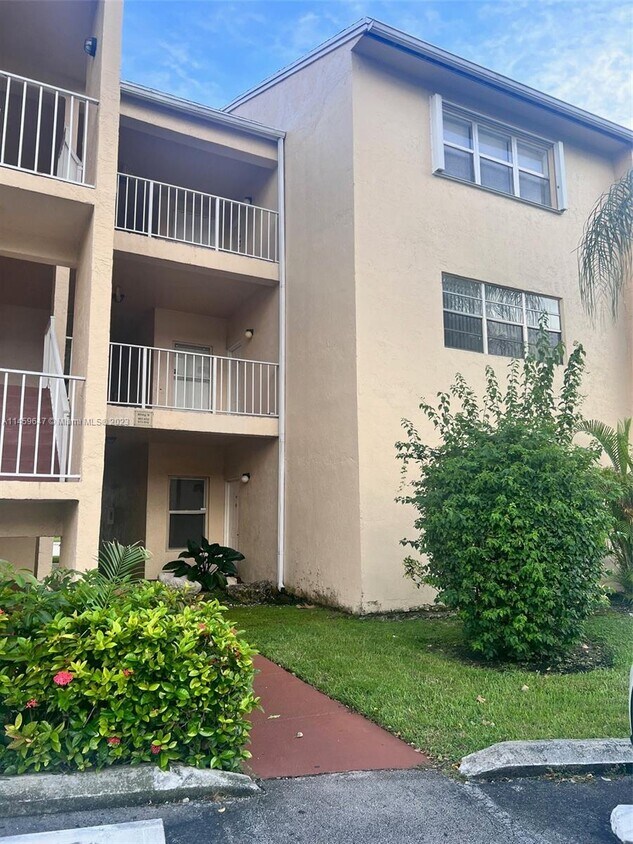 15330 SW 106th Terrace Unit 910, Miami, FL 33196 Apartment for Rent