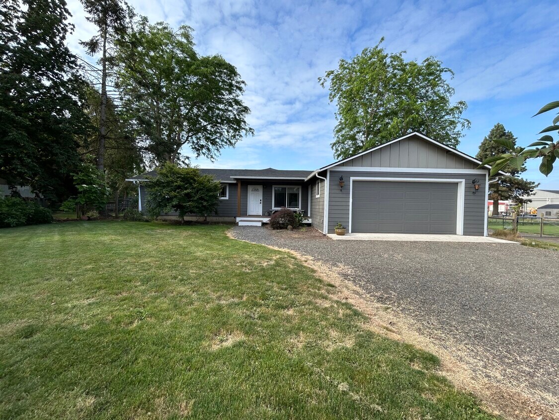 Foto principal - 7920 S Zimmerman Rd