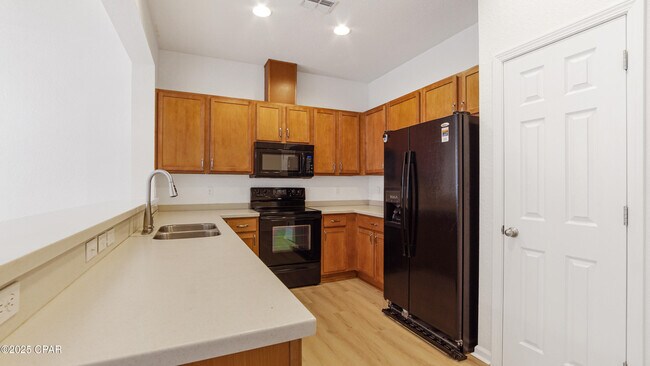 Building Photo - 217 Sand Oak Blvd