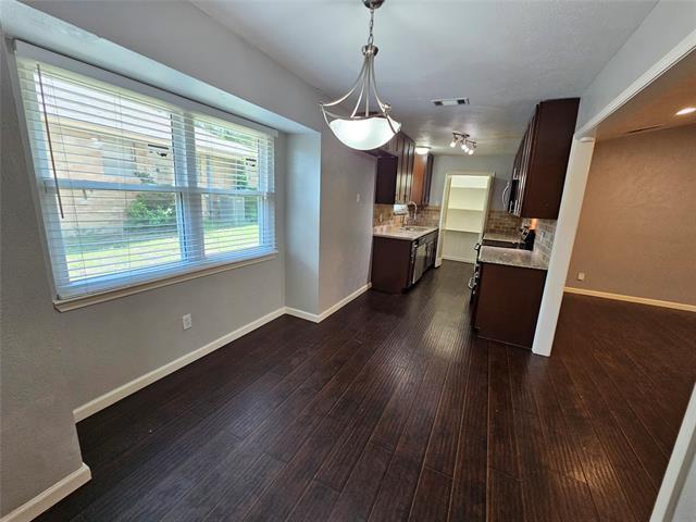 Building Photo - 216 Wesley Dr