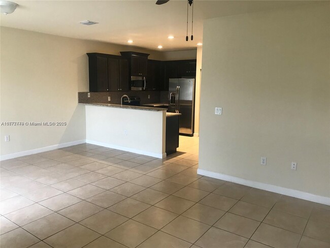 Foto del edificio - 8965 NW 98th Ave