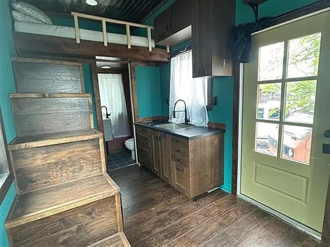 Building Photo - Tiny house living