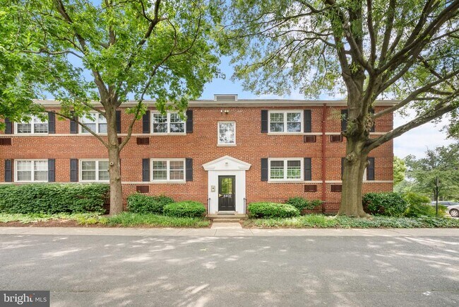 Foto del edificio - 4402 N Pershing Dr